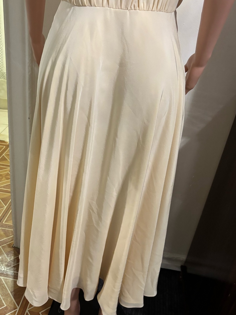 NWT SAKS FIFTH AVENUE Women’s Silk Cream Button-Front V-Neck Midi Dress - Picture 7 of 15